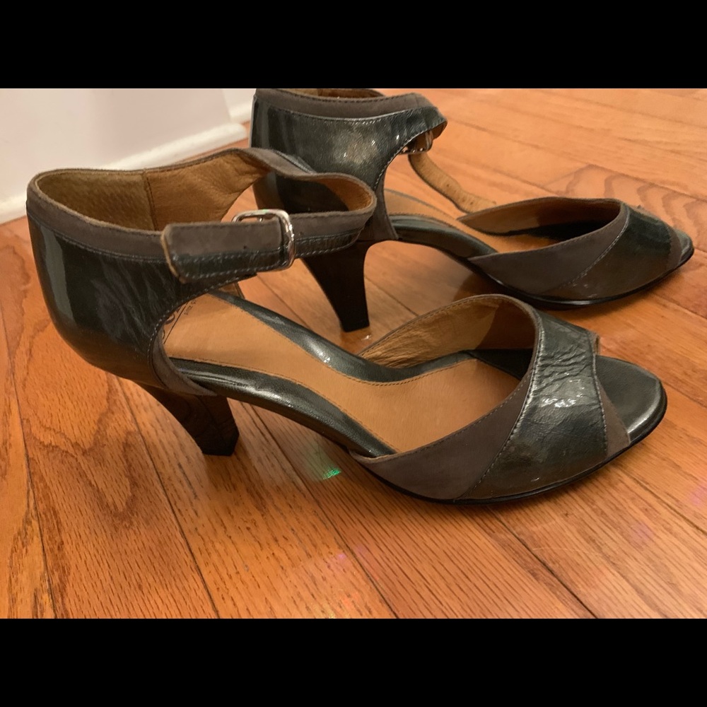 Sofft brand strappy leather heels